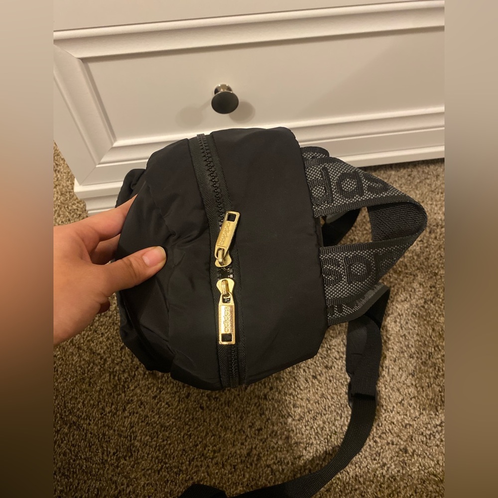 •mini backpack• - Picture 2 of 4